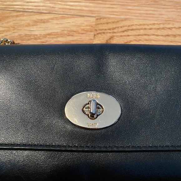 COACH Small Black Leather Purse with Gold Chain - Picture 6 of 11